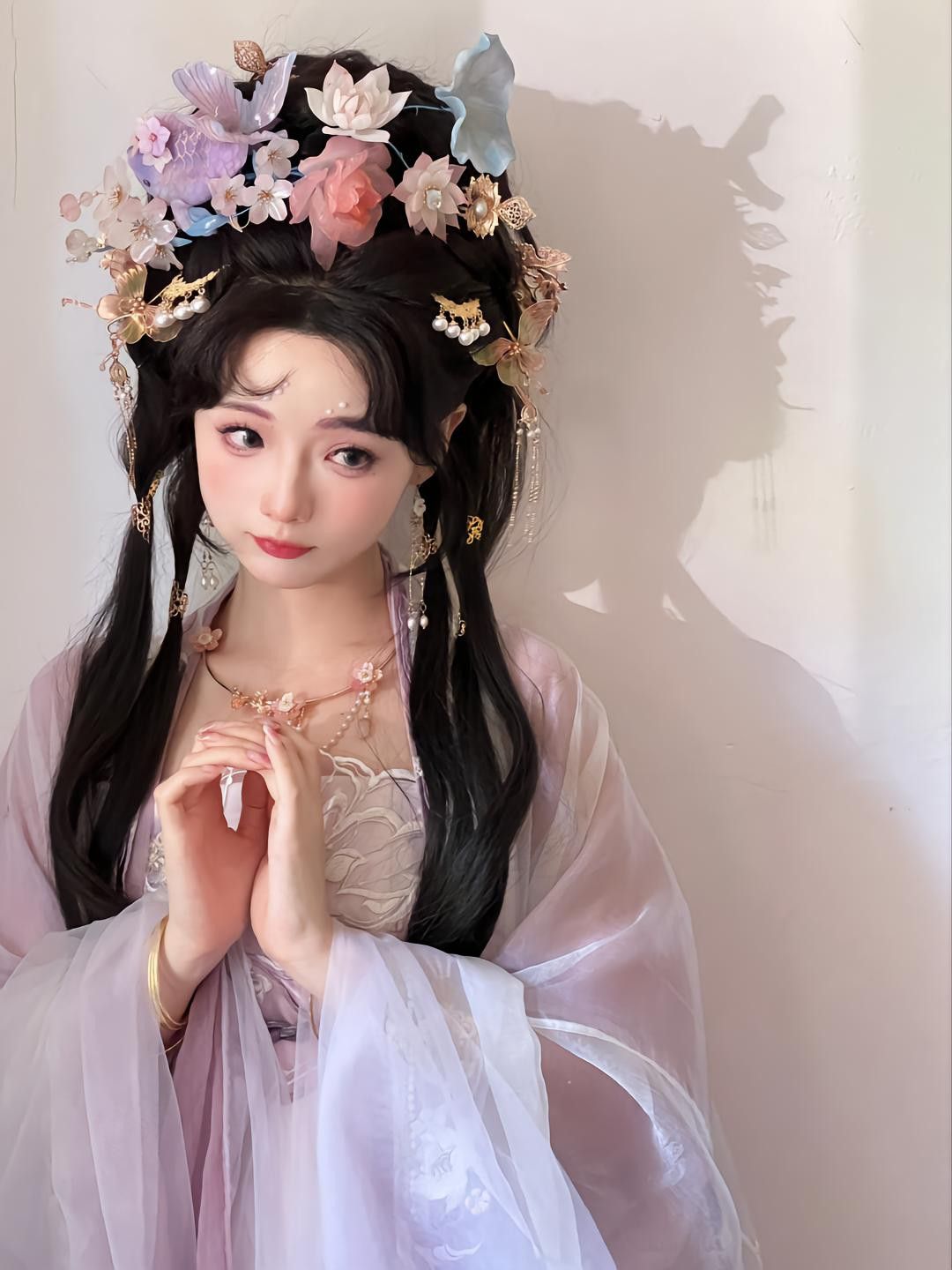 Embracing Traditional Elegance:Neo-Chinese Silk Satin Cheongsam Embracing Traditional Elegance:Neo-Chinese Silk Satin Cheongsam