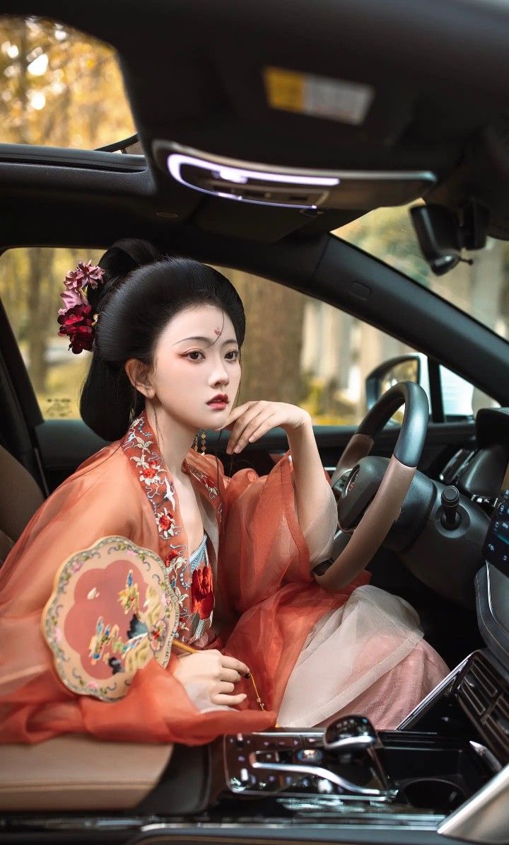 Winter Fashion for Petite Frames:The Charm of Hanfu Traditional Outfits Winter Fashion for Petite Frames:The Charm of Hanfu Traditional Outfits