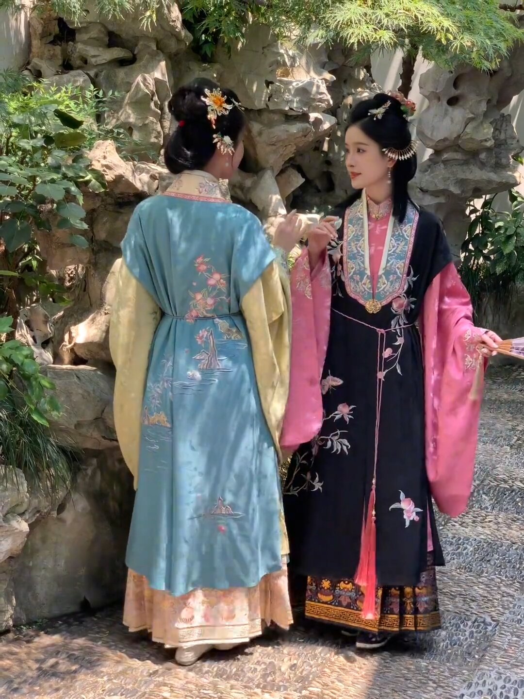 Elegant Hanfu Headdress Styles for Girls:Embracing Traditional Beauty
