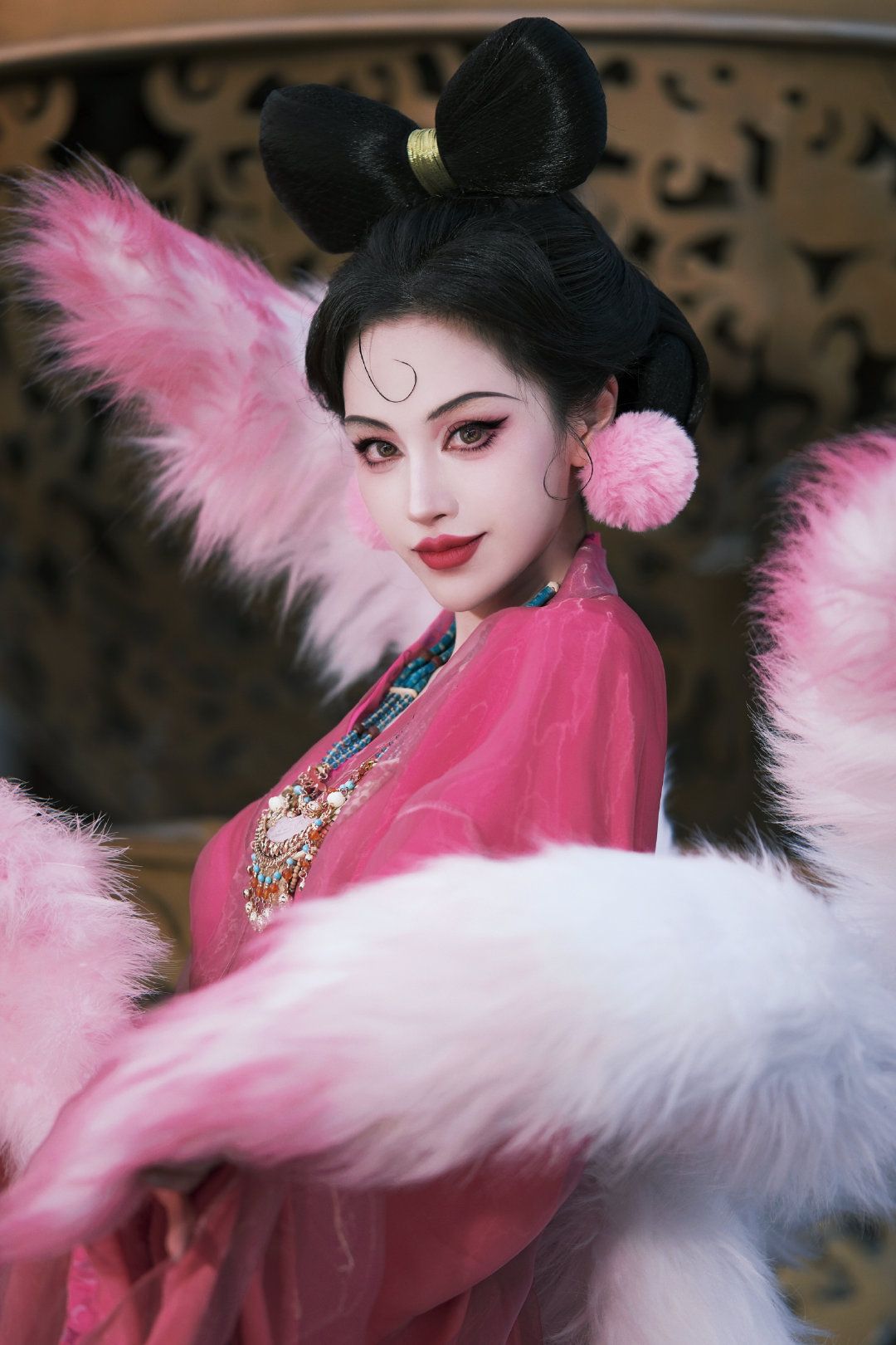 Luxurious Xiangyun Silk Horseface Skirt Ensemble An Elegant Fashion Statement