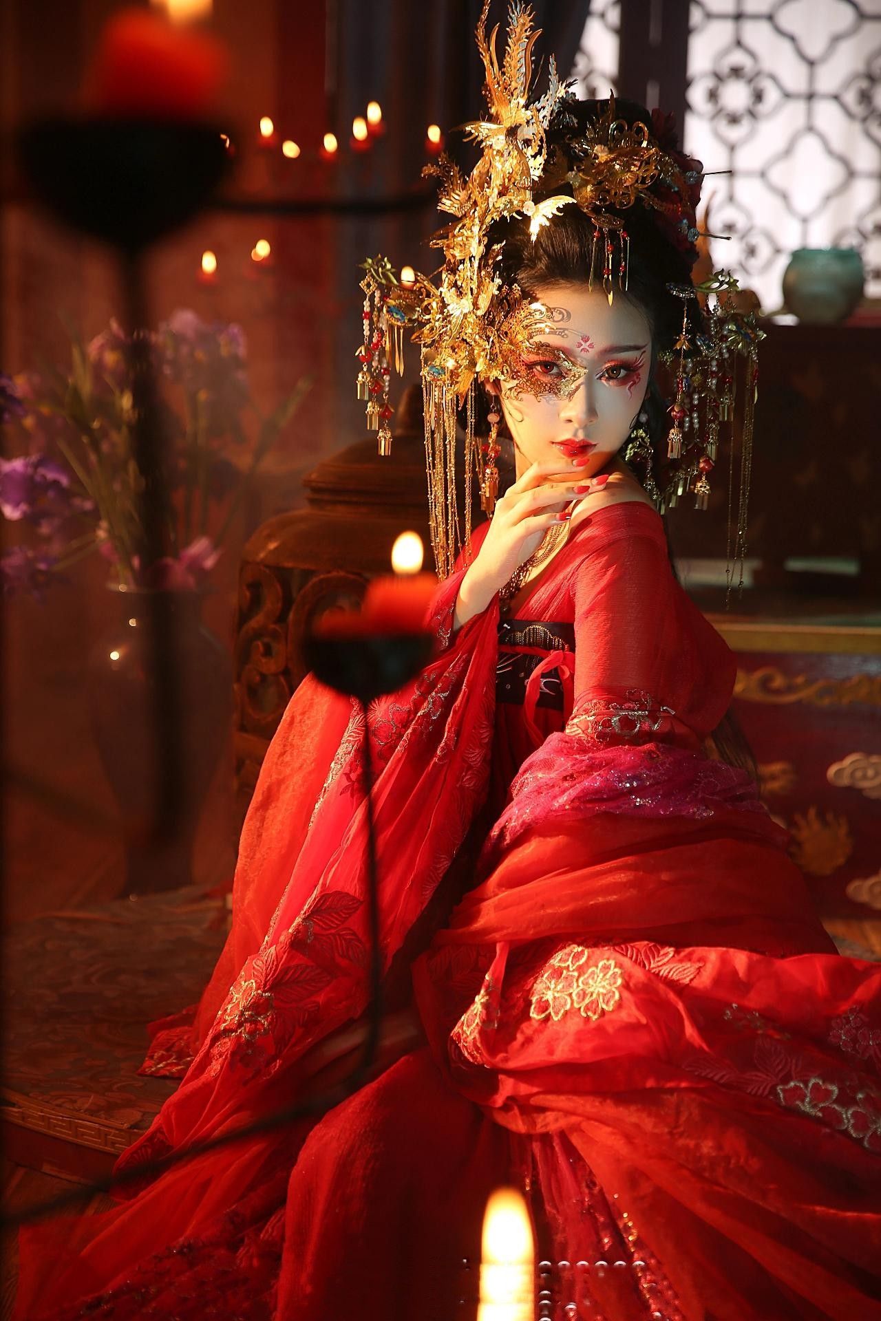 The Splendor of Three-Color Cheongsam Skirt:A Closer Look into Traditional Chinese Elegance The Splendor of Three-Color Cheongsam Skirt:A Closer Look into Traditional Chinese Elegance