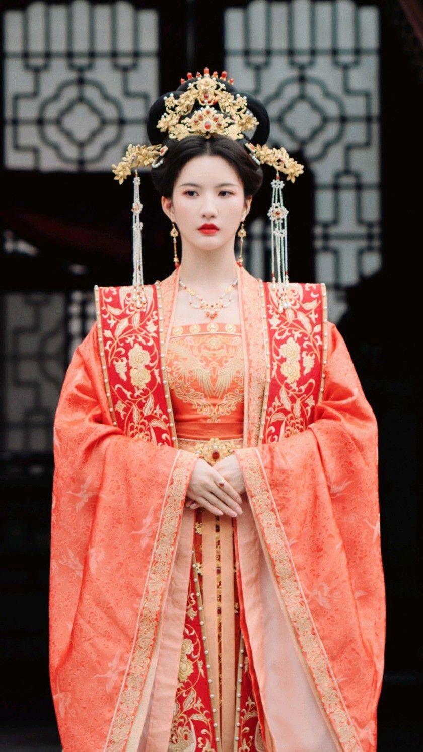 Summer Chic in Cheongsam Style:The Story of Siting Summer Chic in Cheongsam Style:The Story of Siting