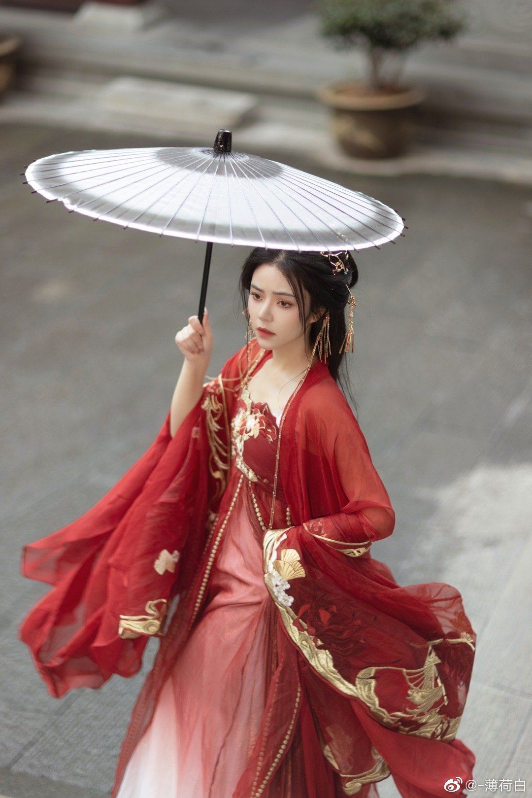 Chinese-style Hanfu Girl:Spring and Autumn Fashion Trends Chinese-style Hanfu Girl:Spring and Autumn Fashion Trends