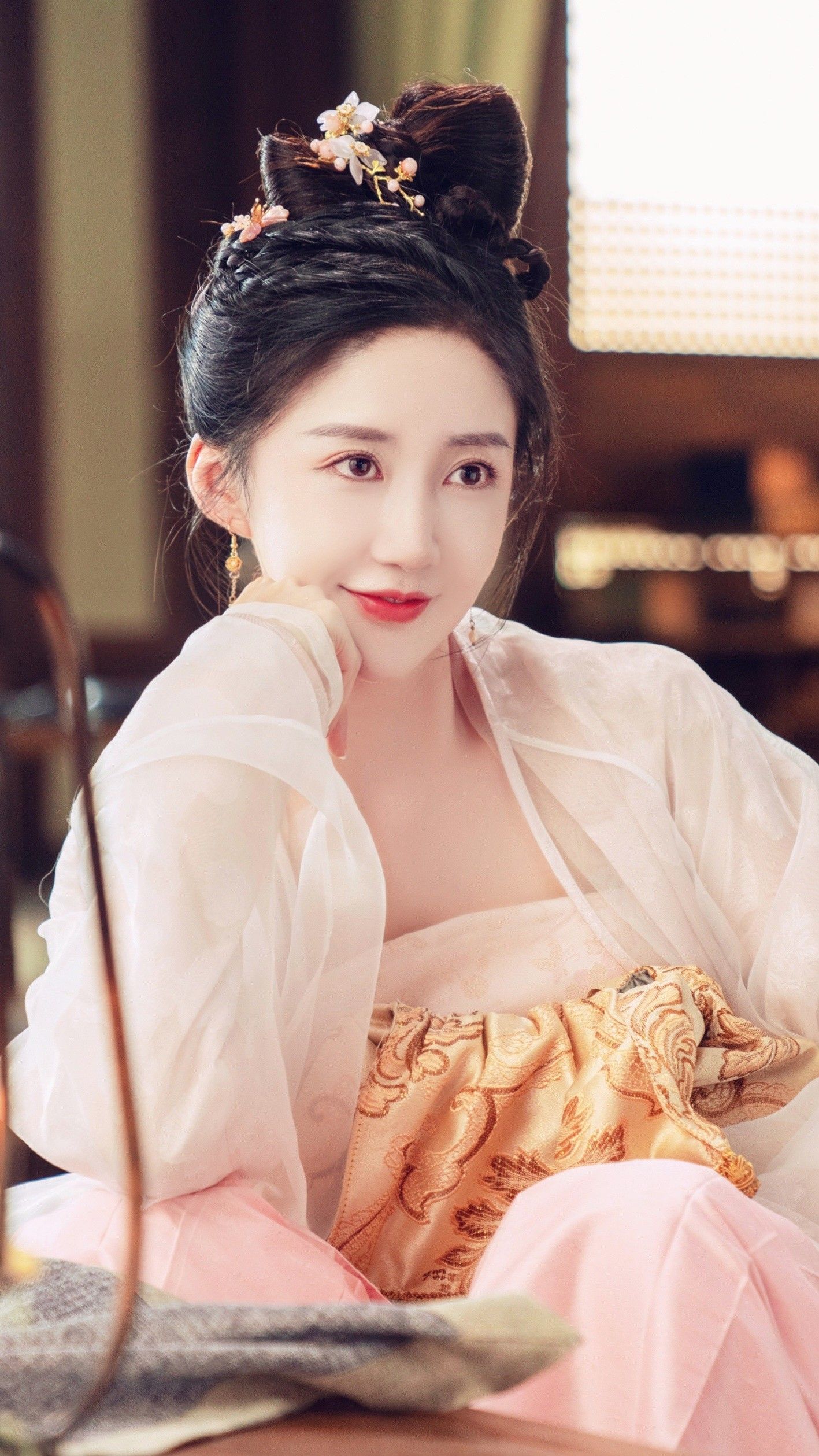 Vintage Girls Traditional Shoes and Ma-Face Skirt:A Blend of Ancient Elegance