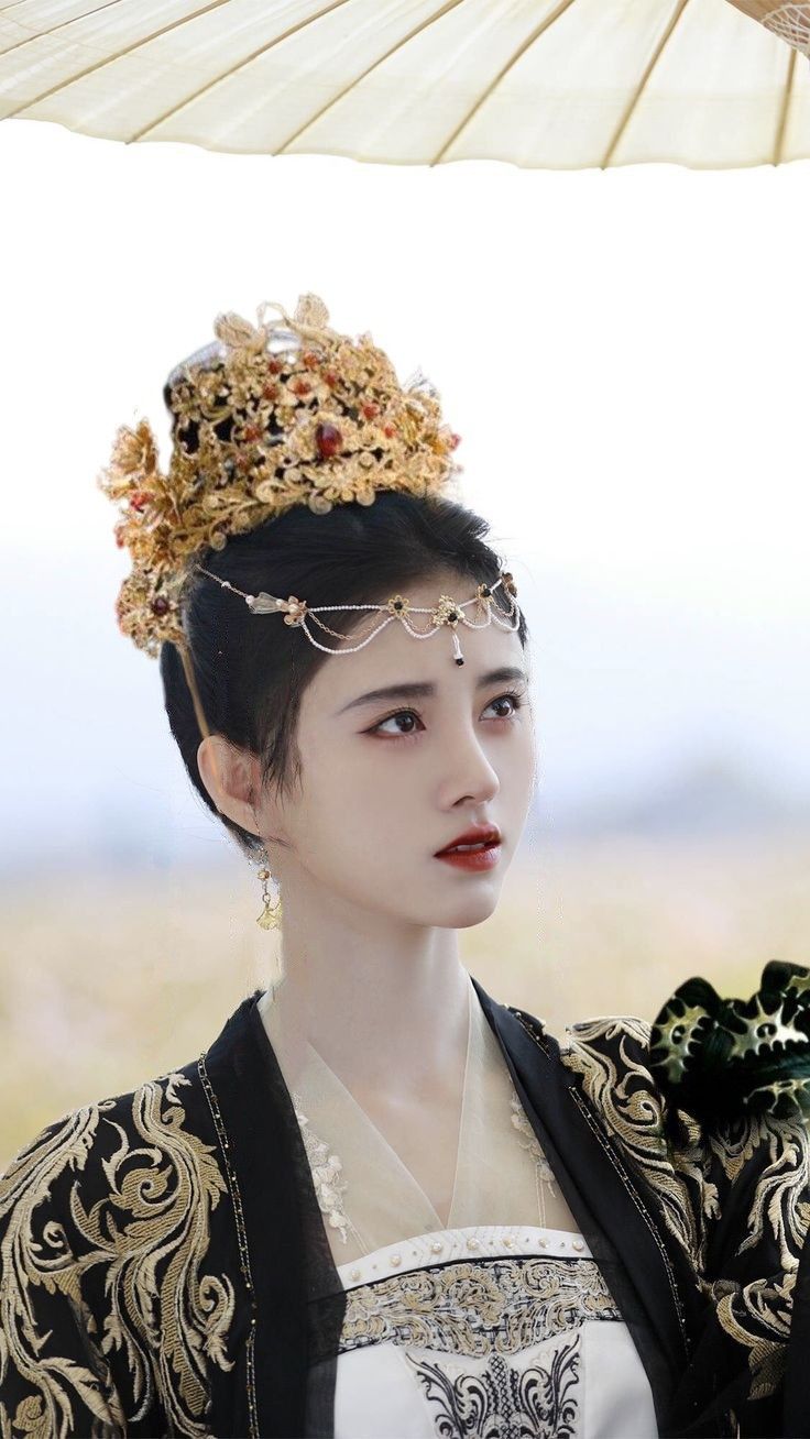 Vibrant Red Hanfu Womens Winter Fashion:A Blend of Tradition and Modernity Vibrant Red Hanfu Womens Winter Fashion:A Blend of Tradition and Modernity