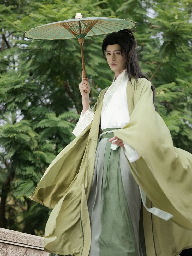 Aqua Blue Hanfu Headdress:A Glimpse into Traditional Chinese Elegance Aqua Blue Hanfu Headdress:A Glimpse into Traditional Chinese Elegance