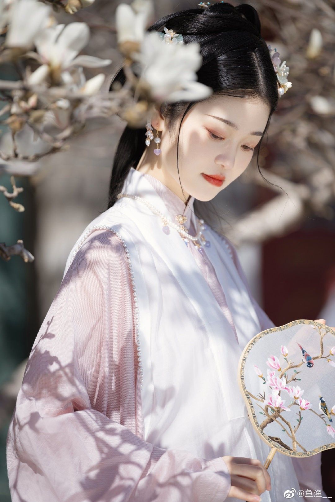 The Rise of Hanfu Fashion in a 14-Year-Old Junior High Students Life The Rise of Hanfu Fashion in a 14-Year-Old Junior High Students Life