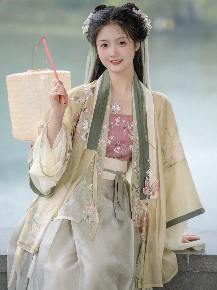 Exhibition Stands for Traditional Hanfu Costumes:A Showcase of Cultural Splendor Exhibition Stands for Traditional Hanfu Costumes:A Showcase of Cultural Splendor
