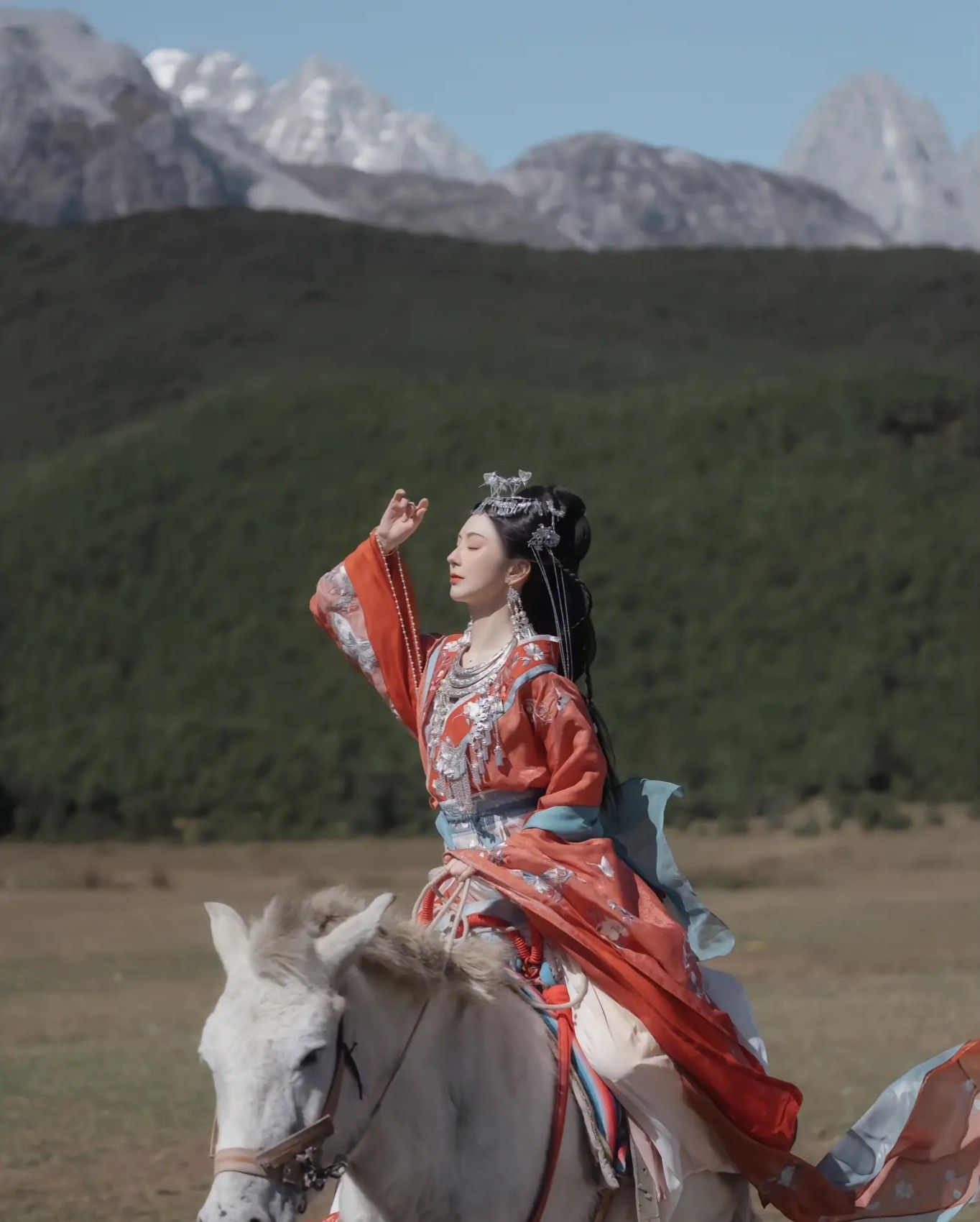 Cloud-Dancing Cranes:The Enchanting World of Xian Xian Hanfu Cloud-Dancing Cranes:The Enchanting World of Xian Xian Hanfu