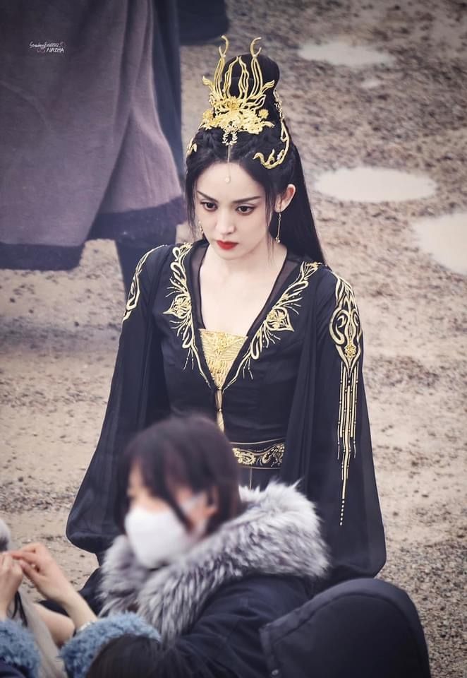 The Song Dynastys Noblewomen in Traditional Hanfu Costumes The Song Dynastys Noblewomen in Traditional Hanfu Costumes