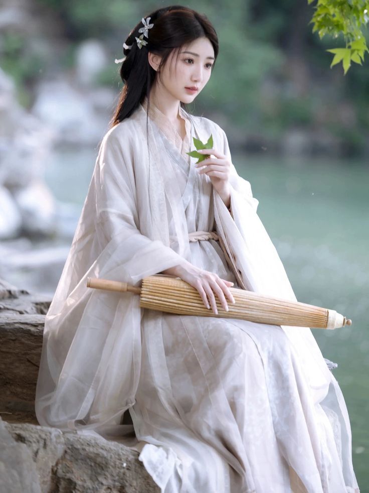 The Elegance of Qipao and White Shoes:A Fashionable Fusion The Elegance of Qipao and White Shoes:A Fashionable Fusion