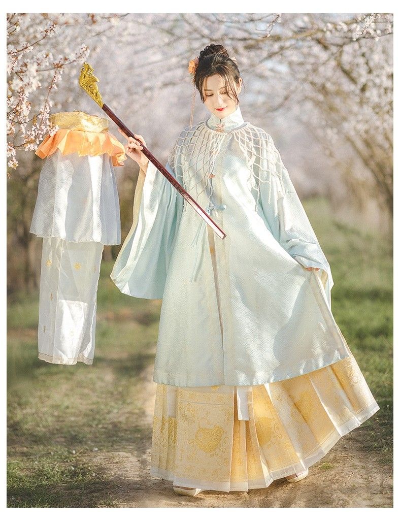 Elegance Exuded in the Satin Cheongsam:A Journey into the World of High-End Traditional Beauty Elegance Exuded in the Satin Cheongsam:A Journey into the World of High-End Traditional Beauty