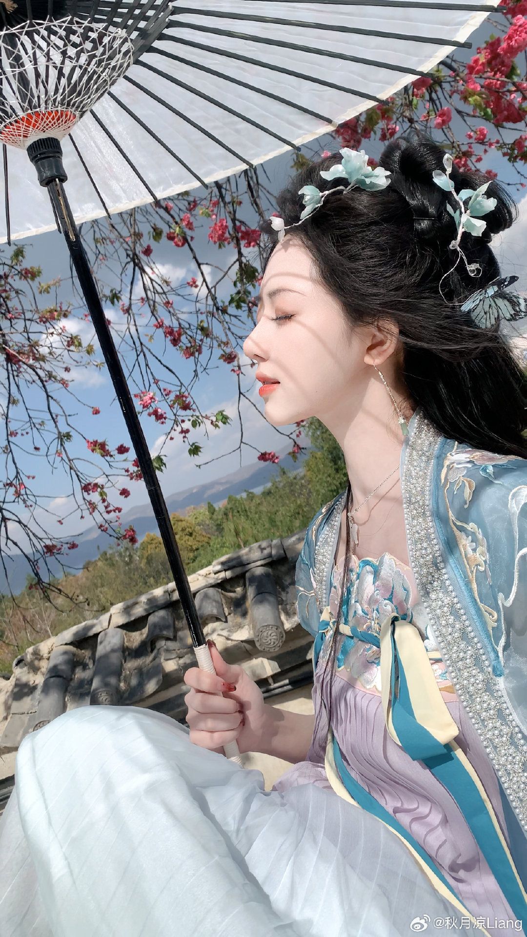 The Splendor of Hanfu:Unraveling the Most Beautiful Traditional Chinese Clothing The Splendor of Hanfu:Unraveling the Most Beautiful Traditional Chinese Clothing