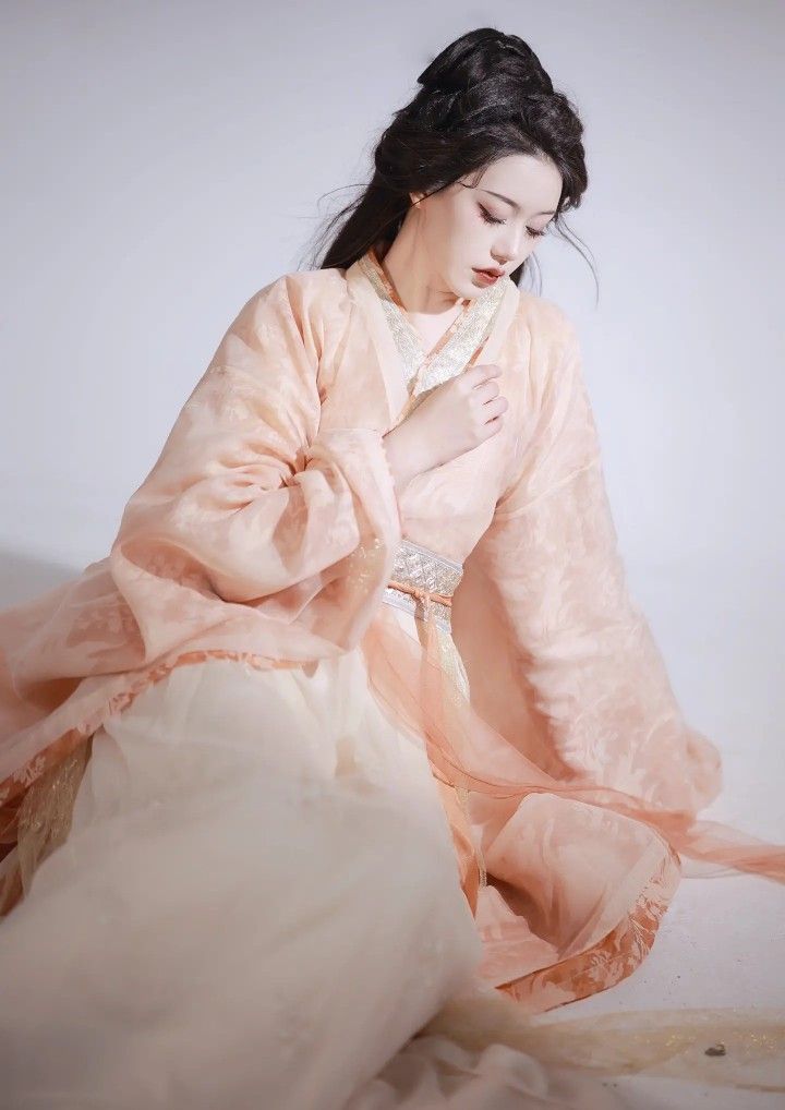 Exploring the World of Traditional Chinese Fashion with 13 Surplus Hanfu Xiaodoucai Exploring the World of Traditional Chinese Fashion with 13 Surplus Hanfu Xiaodoucai