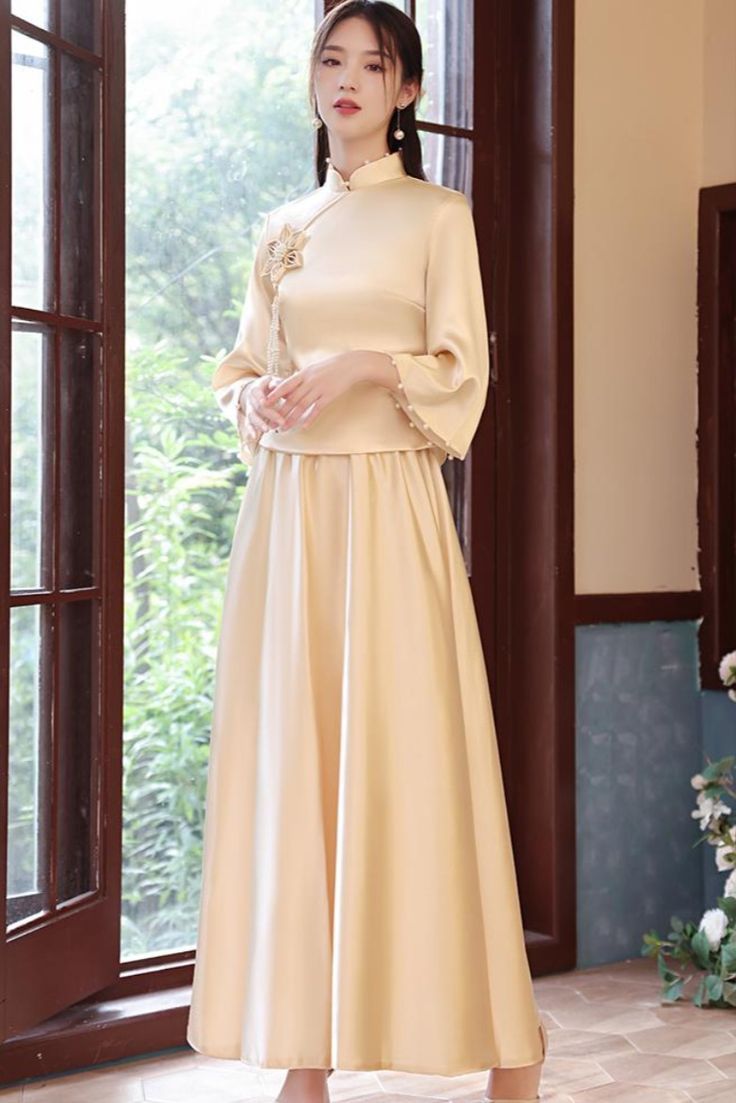 The Elegance of Cheongsam at the Wedding Banquet:A Cultural Blend of Tradition and Modernity