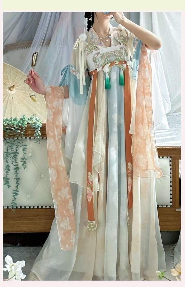 The Rise of Hanfu Costumes:Embracing the Traditional Beauty with Fake Hair High Ponytails The Rise of Hanfu Costumes:Embracing the Traditional Beauty with Fake Hair High Ponytails