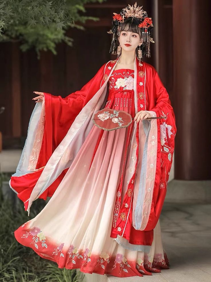 Red Cheongsam Evolution for Summer:Modern Updates and Fashion Forward Trends Red Cheongsam Evolution for Summer:Modern Updates and Fashion Forward Trends
