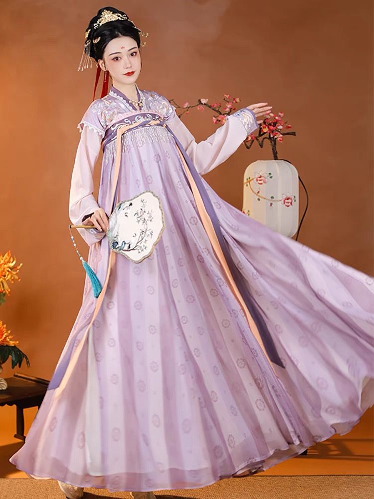 Summer Skirts:The Art of Hanfu in Modern Times Summer Skirts:The Art of Hanfu in Modern Times