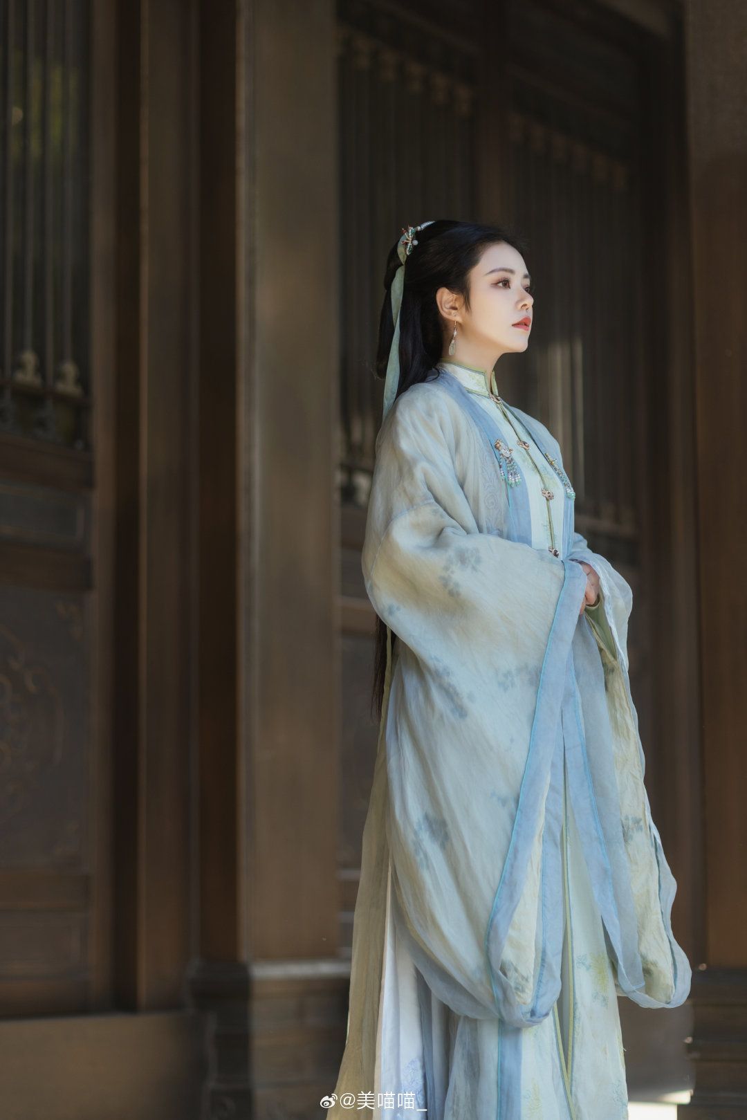 Elegant Earrings to Complete Your Cheongsam Look