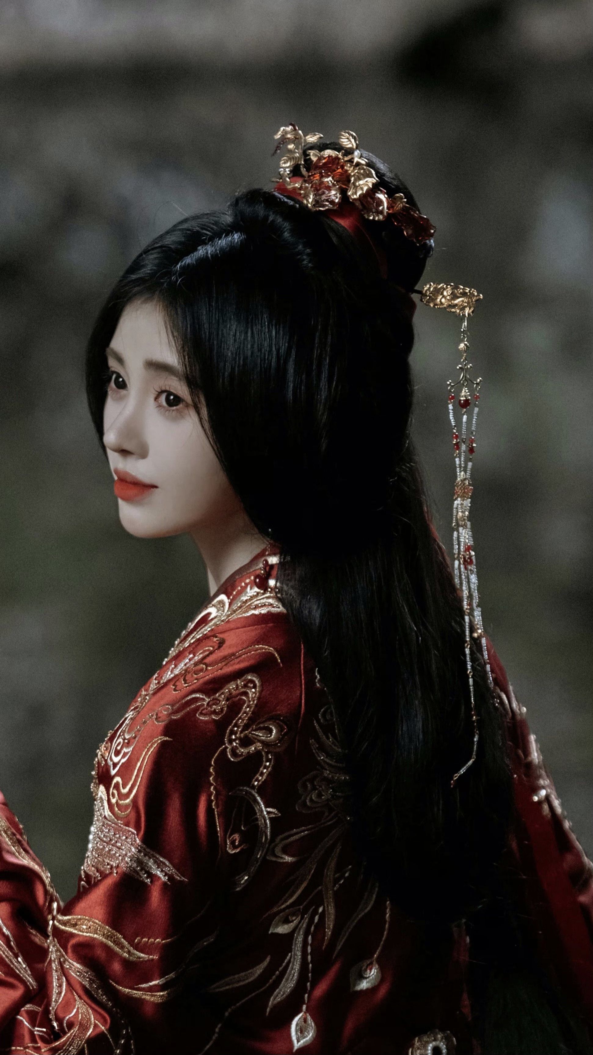 The Charm of Cheongsam and Ice Silk:A Closer Look into Traditional Chinese Elegance The Charm of Cheongsam and Ice Silk:A Closer Look into Traditional Chinese Elegance