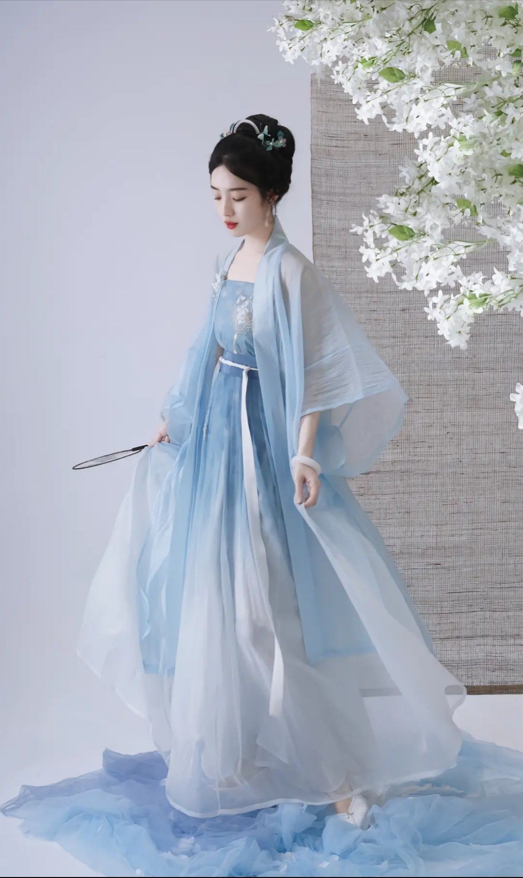 Traditional Chinese Tang Suit:The Essence of Cultural Elegance Traditional Chinese Tang Suit:The Essence of Cultural Elegance