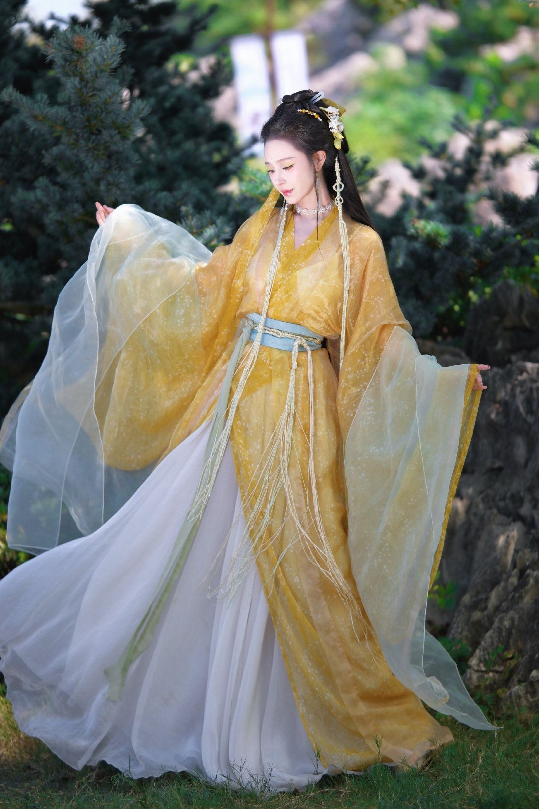 Maternal-Child Connection in Traditional Chinese Style:The Story of Qipao between Mother and Child