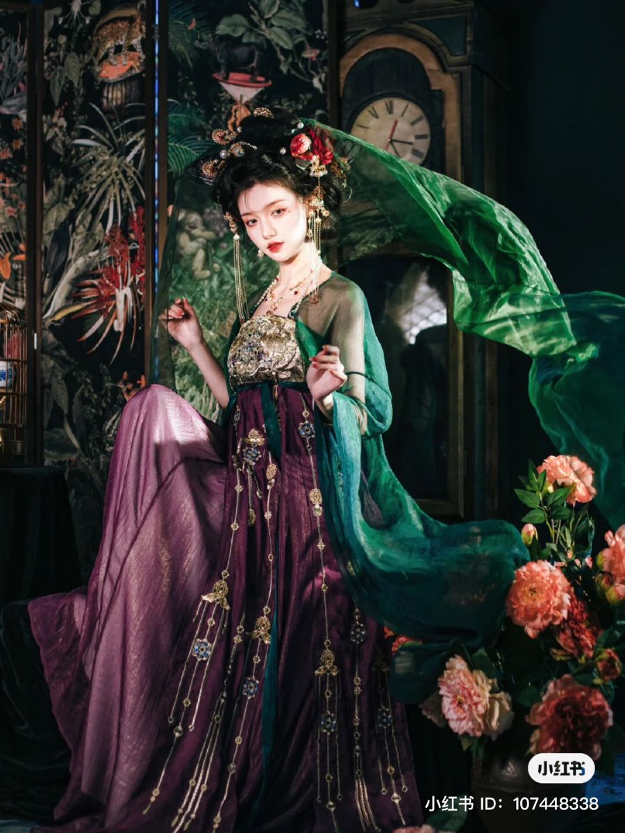 Embracing the Elegant Charm of Qipao Cheongsam with an Air of Grace Embracing the Elegant Charm of Qipao Cheongsam with an Air of Grace