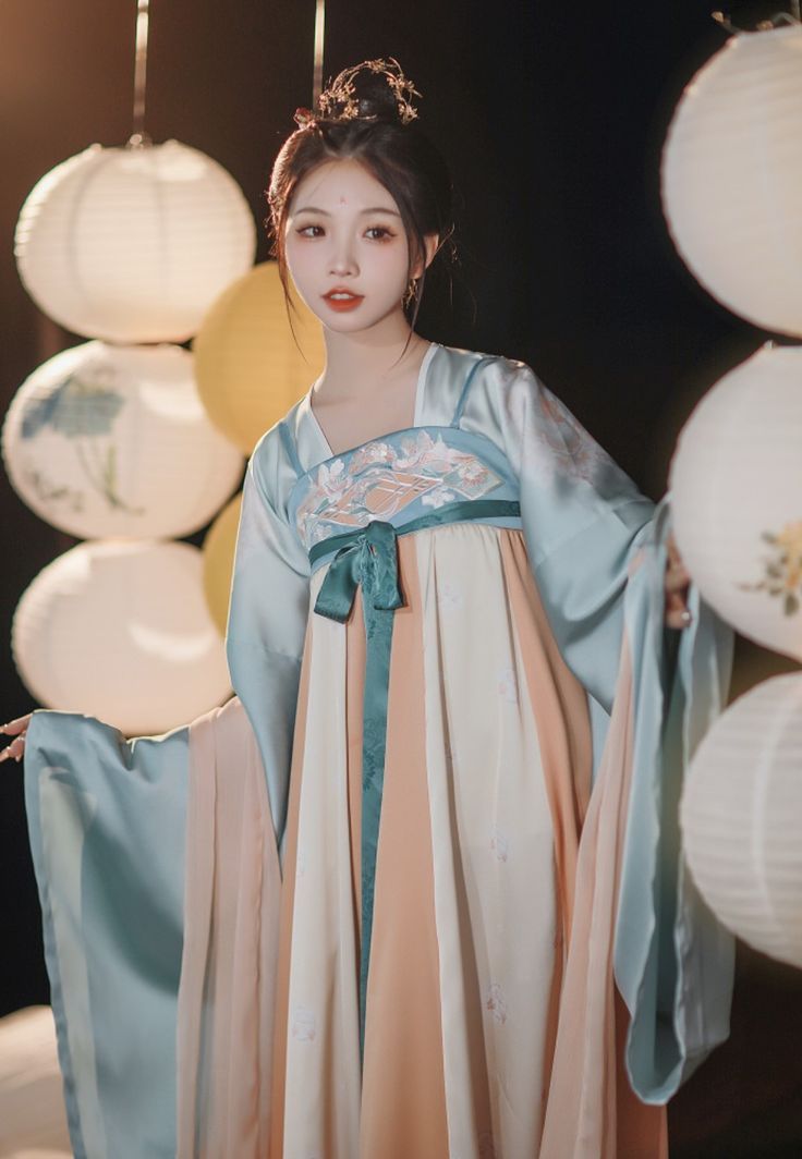 Ancient Charm Meets Modern Mystery:The Rise of Gu Feng Blind Boxes with Hanfu Fashion Ancient Charm Meets Modern Mystery:The Rise of Gu Feng Blind Boxes with Hanfu Fashion