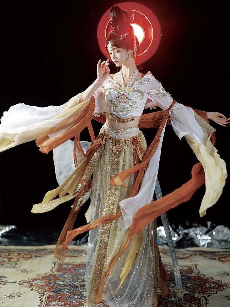 Elite Embroidery in Traditional Cheongsam:A Glance into the World of High-End Cultural Couture Elite Embroidery in Traditional Cheongsam:A Glance into the World of High-End Cultural Couture