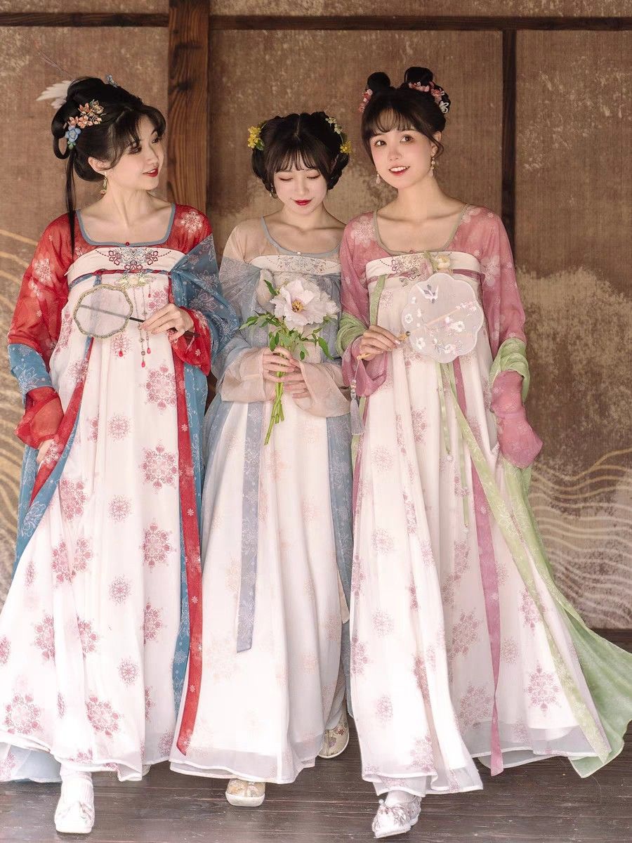 The Splendor of Song Tapestry Cheongsam:A Cultural Journey Through Traditional Chinese Elegance The Splendor of Song Tapestry Cheongsam:A Cultural Journey Through Traditional Chinese Elegance