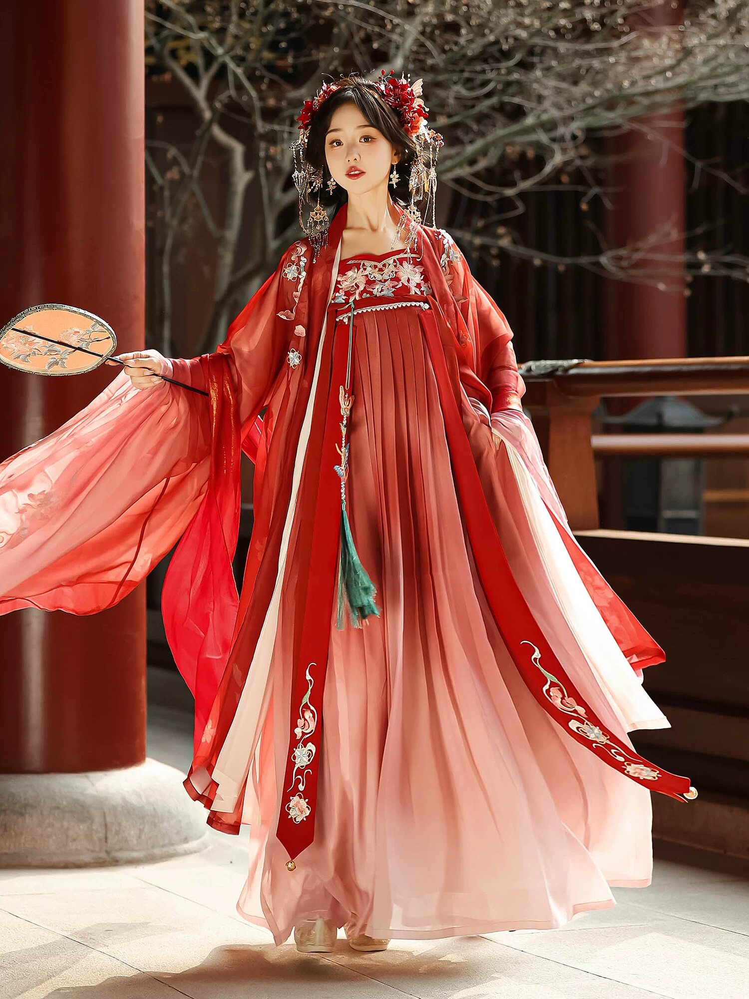 Embracing the New Sino-Modern Style:Silk Cheongsam Dress with Modern Twist Embracing the New Sino-Modern Style:Silk Cheongsam Dress with Modern Twist