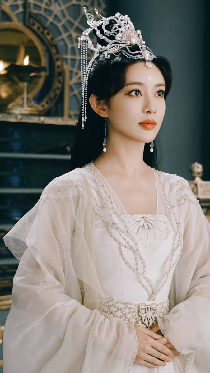 The Rise of Hanfu Fashion:The Tiny Ball of Love for Traditional Chinese Attire The Rise of Hanfu Fashion:The Tiny Ball of Love for Traditional Chinese Attire