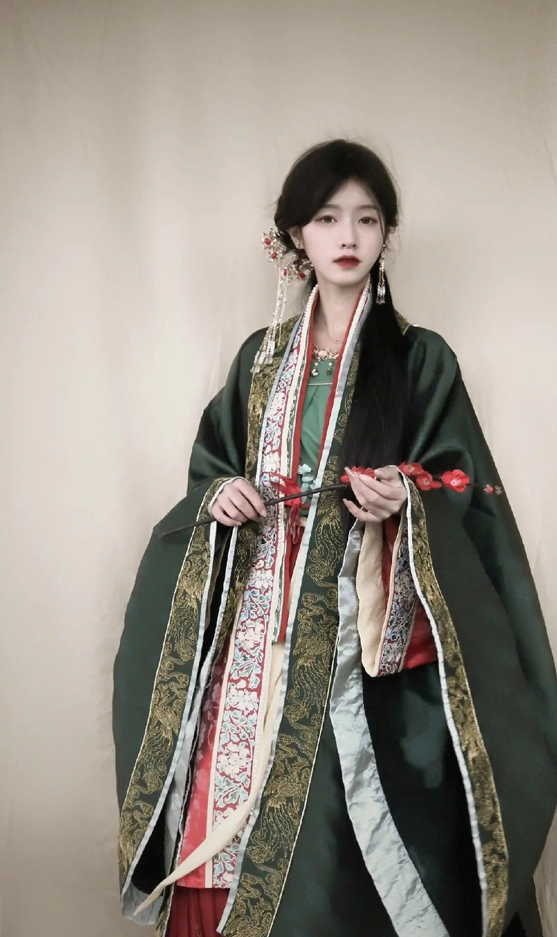 Summer Qipao Dress for Big Kids:A Fashionable and Cultural Choice Summer Qipao Dress for Big Kids:A Fashionable and Cultural Choice