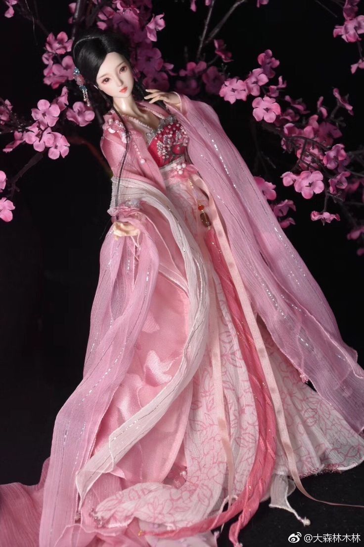 Embroidered Cheongsam Dress:A Modern Evolution Embroidered Cheongsam Dress:A Modern Evolution