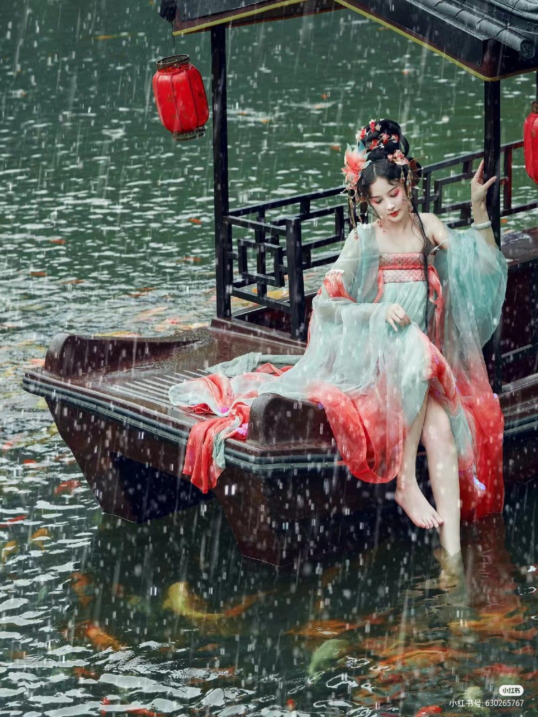 The Splendor of Tang Clothing in the Ever-Glowing Tang Dynasty City The Splendor of Tang Clothing in the Ever-Glowing Tang Dynasty City