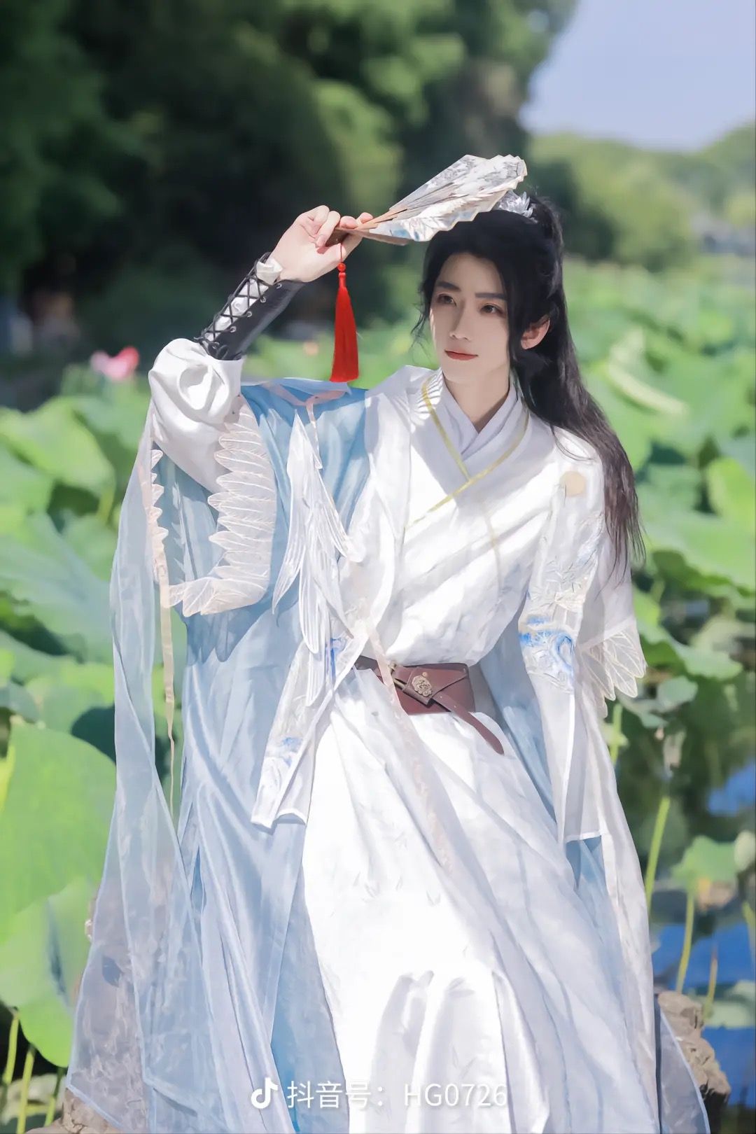 Ethereal Elegance of Traditional Chinese Girls Ma-Faced Skirt in Spring Ethereal Elegance of Traditional Chinese Girls Ma-Faced Skirt in Spring
