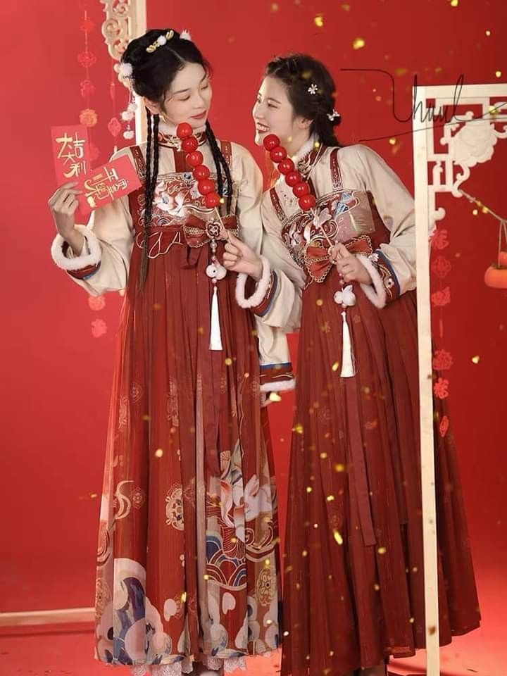 The Silk Road and the Cultural Tapestry of the Horseface Skirt The Silk Road and the Cultural Tapestry of the Horseface Skirt