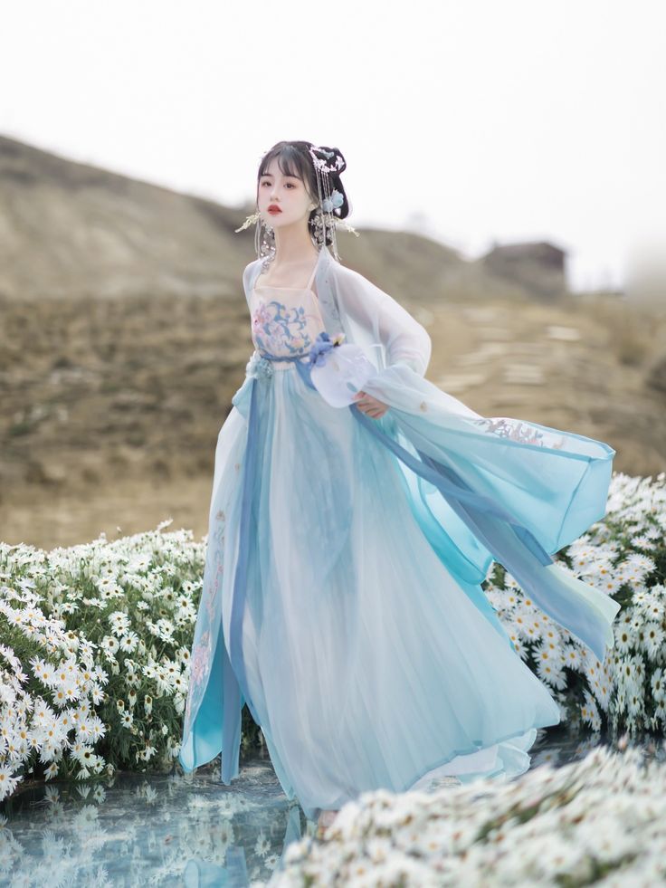 Reinvented Qipao-Style Gowns for Autumn Winter Fashion Reinvented Qipao-Style Gowns for Autumn Winter Fashion
