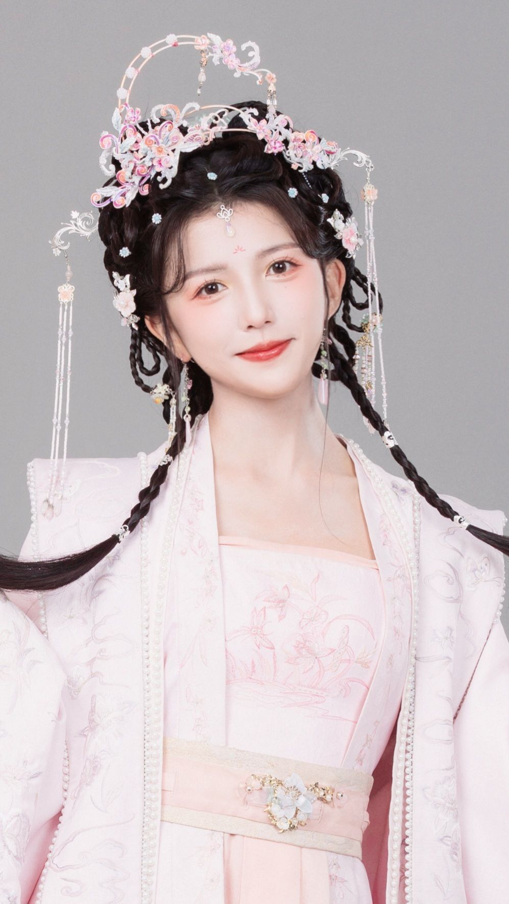 Maternal and Child Match in Traditional Cheongsam:The Essence of Cultural Elegance