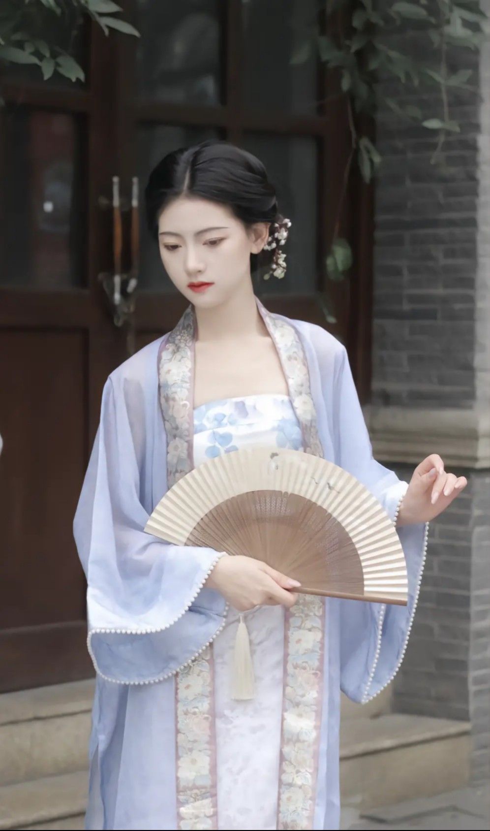 The Charm of Cheongsam Skirts:A Guide to Medium-Long Length Qipao The Charm of Cheongsam Skirts:A Guide to Medium-Long Length Qipao