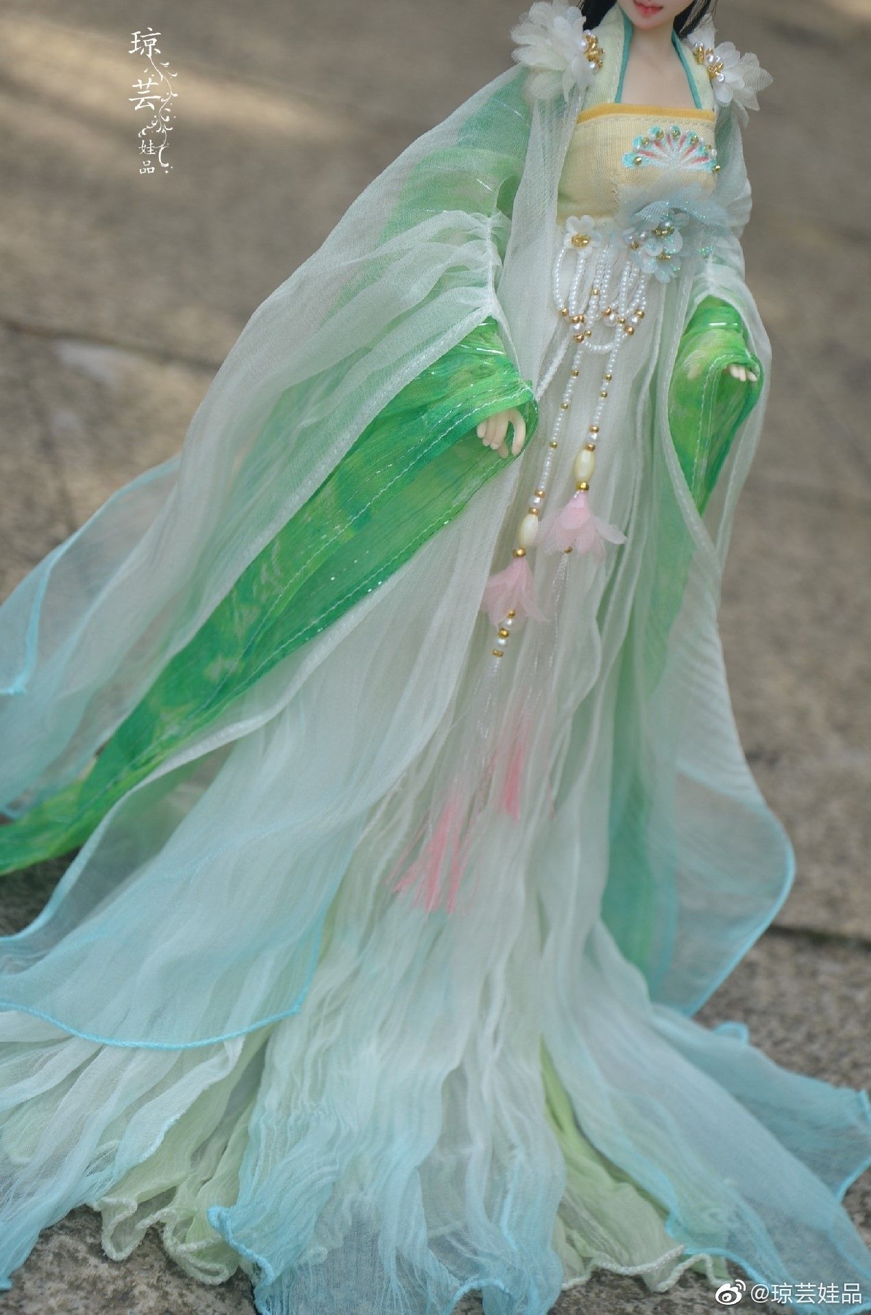 Integrated Wig and Hanfu:The Modern Fusion of Traditional Chinese Fashion