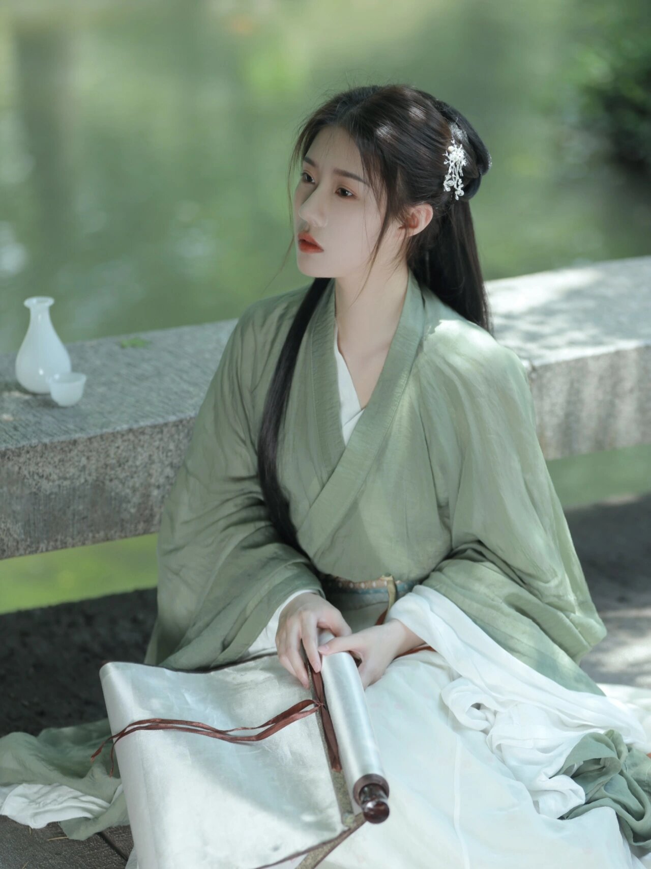 The Splendor of Ming-Style Hanfu:A Red上衣的 Cultural Exploration The Splendor of Ming-Style Hanfu:A Red上衣的 Cultural Exploration