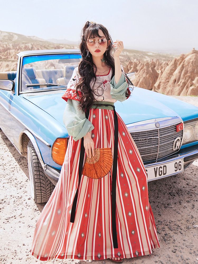 Yushu Xis Miao Miao Style Hanfu Fashion:A Closer Look into the Traditional Elegance Yushu Xis Miao Miao Style Hanfu Fashion:A Closer Look into the Traditional Elegance