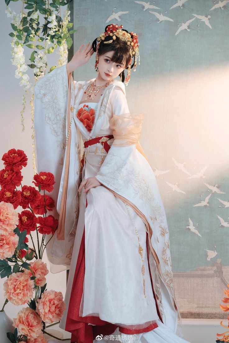 The Charm of Dolman Collar Cheongsam:A Mid-Length Elegance The Charm of Dolman Collar Cheongsam:A Mid-Length Elegance