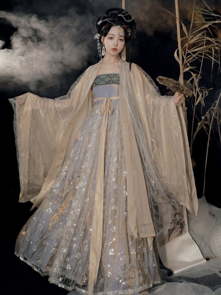 Embracing Modernity in Traditional Charm:The Evolution of Xiangying Cheongsam Embracing Modernity in Traditional Charm:The Evolution of Xiangying Cheongsam