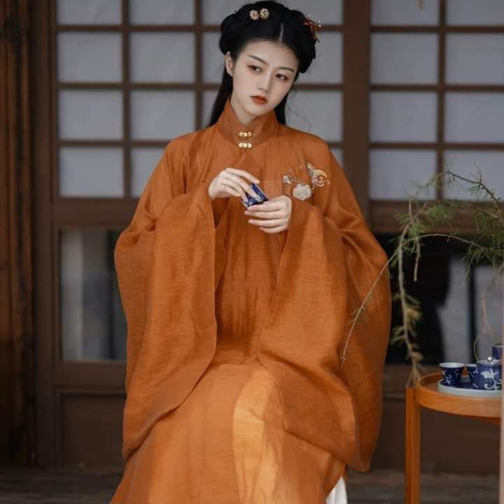 明治汉服与假发，传统与时尚的交融