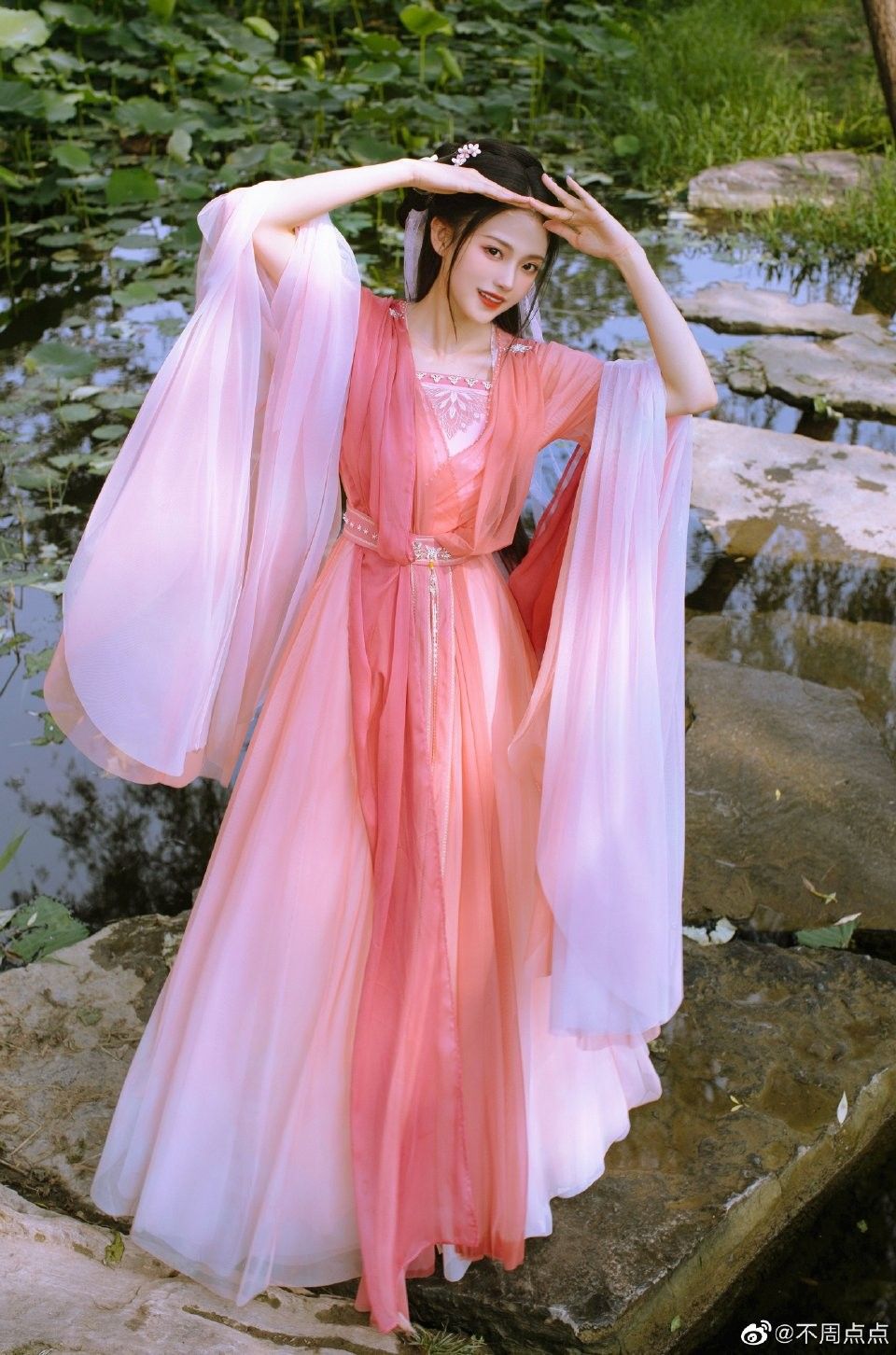 Sword Props for Hanfu Photoshoots:A Guide to Selecting and Styling Sword Props for Hanfu Photoshoots:A Guide to Selecting and Styling