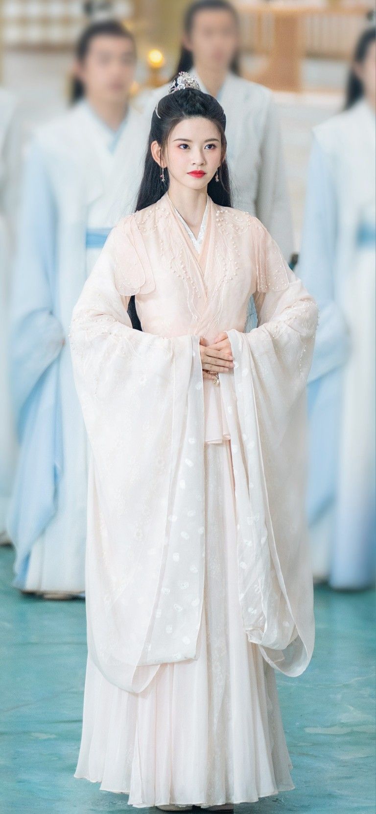 The Revival of Hanfu:The Role of a Book Boy in Traditional Chinese Attire The Revival of Hanfu:The Role of a Book Boy in Traditional Chinese Attire