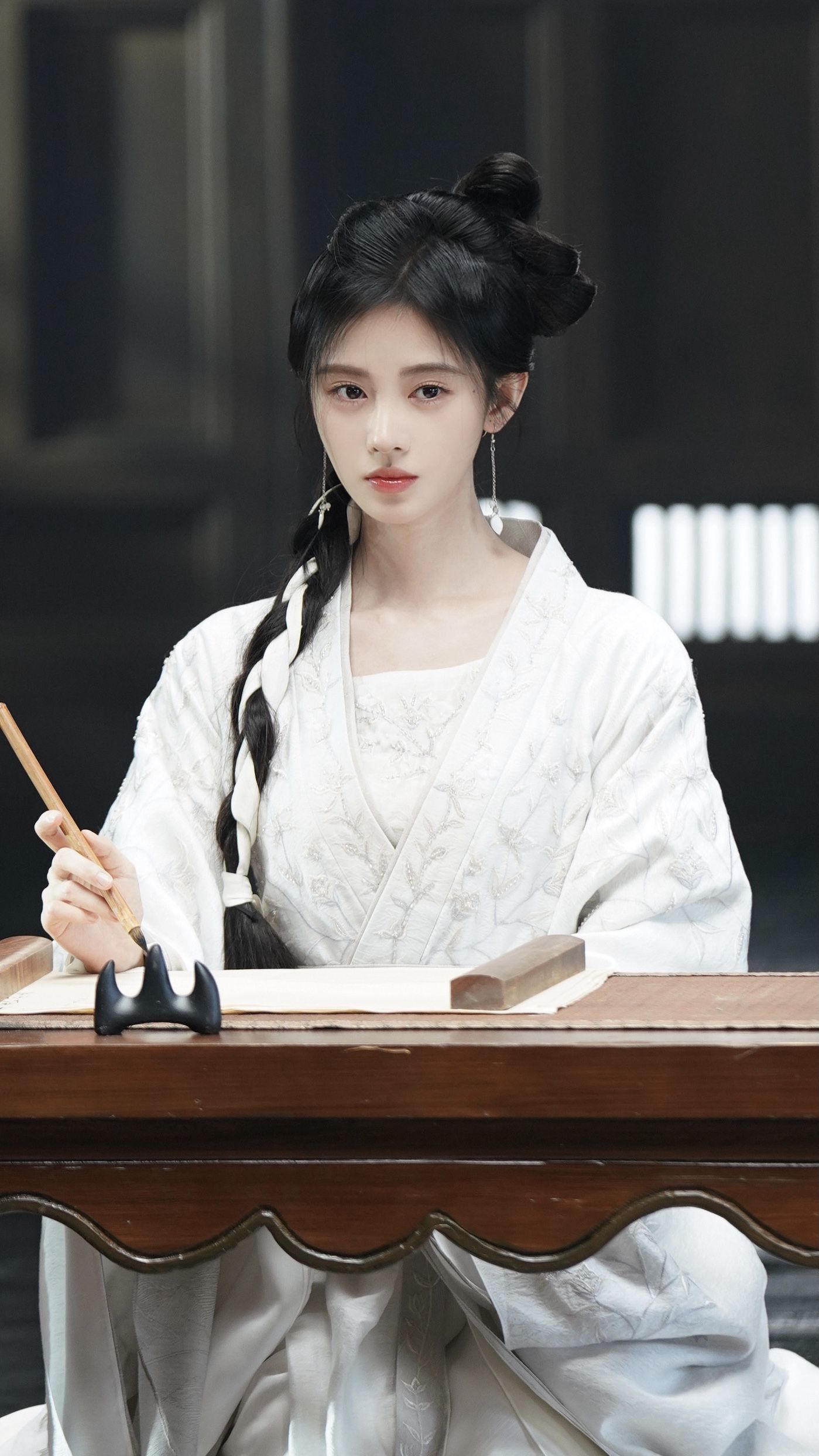 Girls Short-sleeved Hanfu Costume Set:A Glimpse into Traditional Elegance