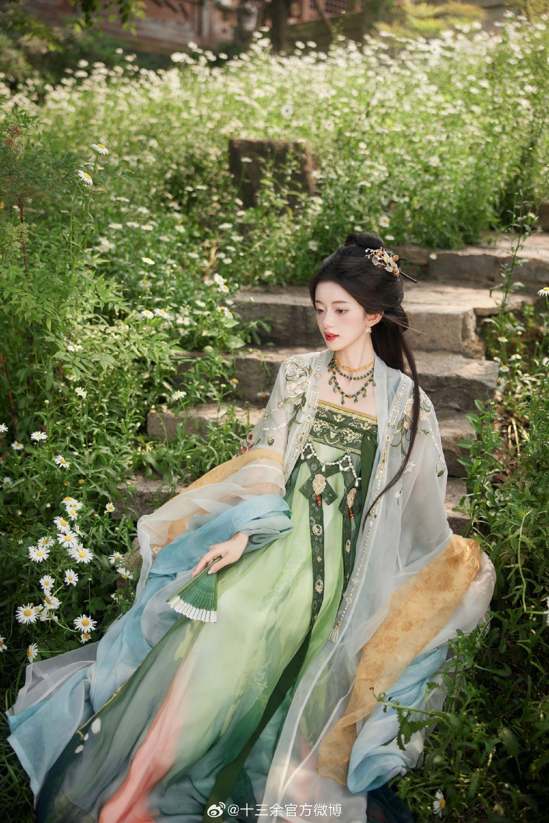 Hanfu Fashion:Exploring Traditional Chinese Styles for Junior Students Hanfu Fashion:Exploring Traditional Chinese Styles for Junior Students